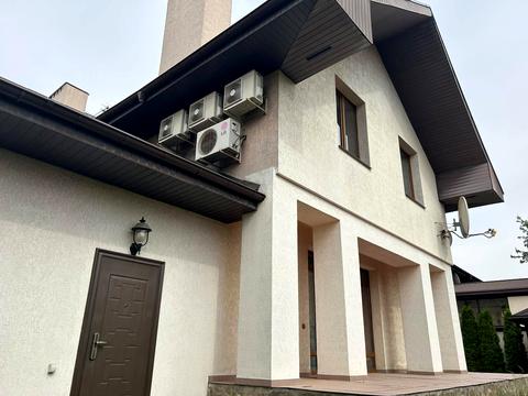 дом по адресу провулок Вишневий