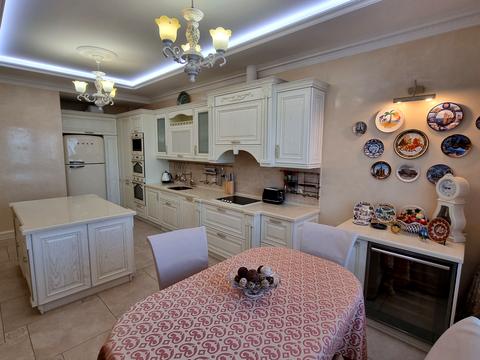 квартира за адресою Дніпровська набережна вул., 14-А