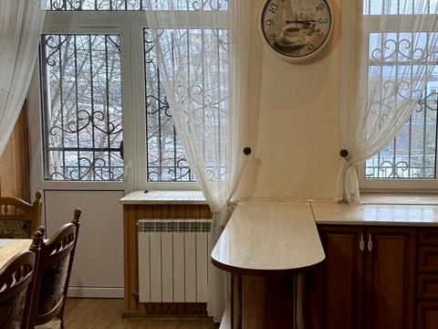 квартира за адресою Пекарська вул., 8