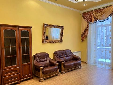 квартира за адресою Пекарська вул., 8