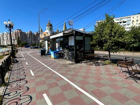 комерційна за адресою Прирічна вул., 7/11