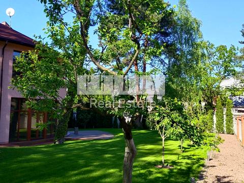 будинок за адресою Космонавтів вул., 7