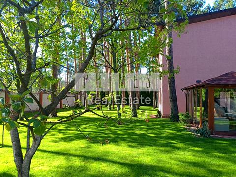 будинок за адресою Космонавтів вул., 7