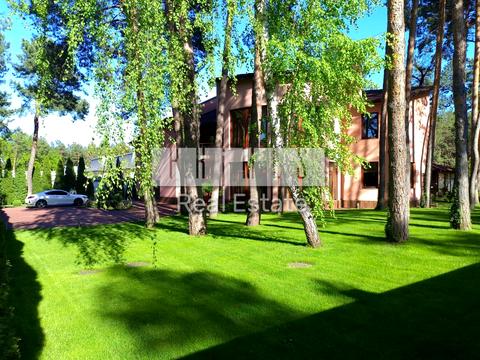 будинок за адресою Космонавтів вул., 7