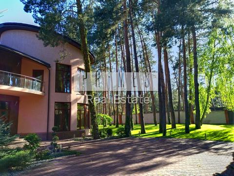 будинок за адресою Космонавтів вул., 7