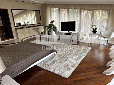 будинок за адресою Космонавтів вул., 7