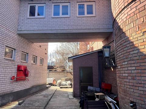 комерційна за адресою Янтарна вул., 64