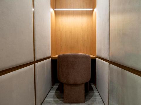 комерційна за адресою Антоновича вул. (Горького), 9