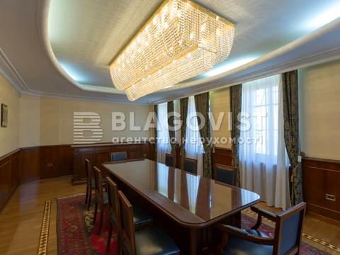 комерційна за адресою Андріївський узвіз, 7-А