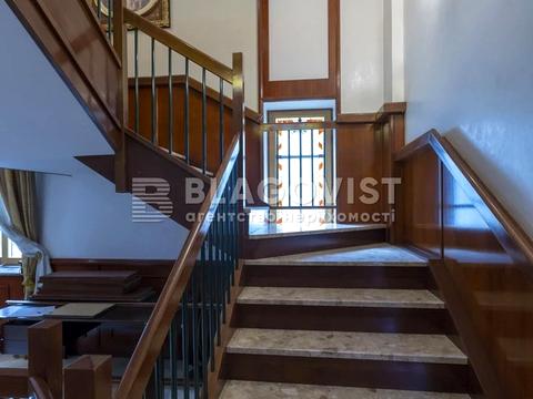 комерційна за адресою Андріївський узвіз, 7-А