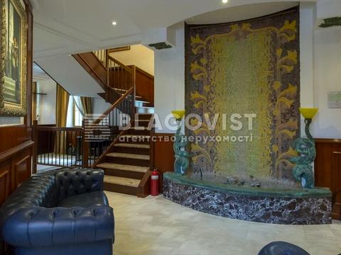 комерційна за адресою Андріївський узвіз, 7-А