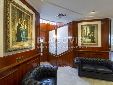 комерційна за адресою Андріївський узвіз, 7-А