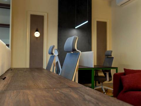 комерційна за адресою Антоновича вул. (Горького), 9