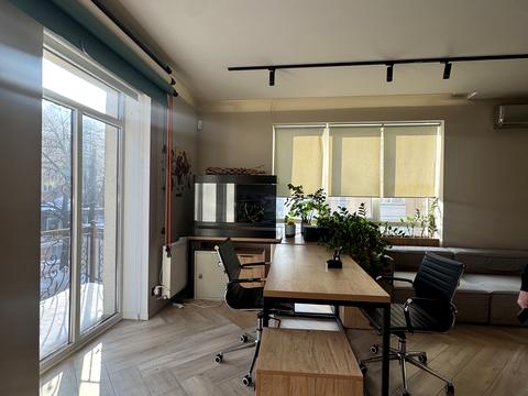 комерційна за адресою Вовчинецька вул., 169