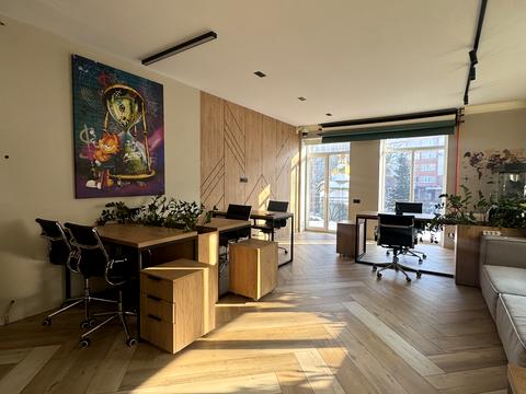 комерційна за адресою Вовчинецька вул., 169