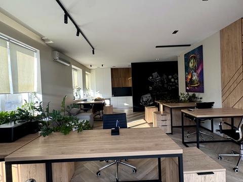 комерційна за адресою Вовчинецька вул., 169