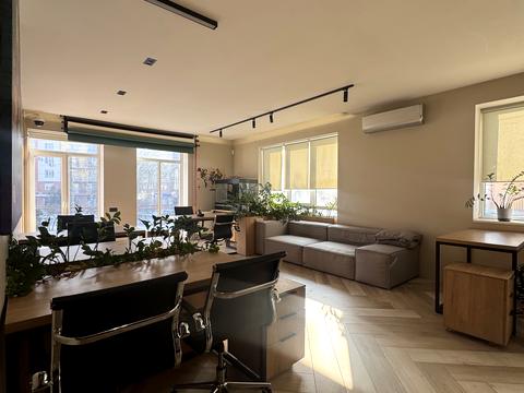 комерційна за адресою Вовчинецька вул., 169