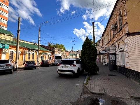 комерційна за адресою Нижньовоскресенська вул., 9