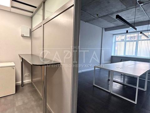 комерційна за адресою Лесі Українки бульв., 7-Б