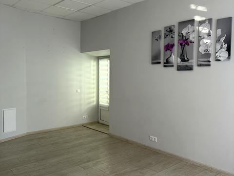 комерційна за адресою Оболонська вул., 7