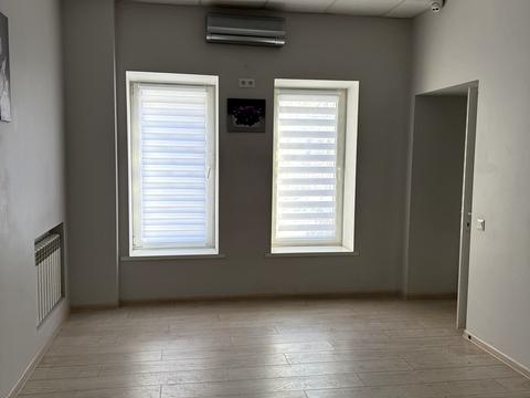 комерційна за адресою Оболонська вул., 7