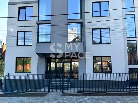 комерційна за адресою Яготинська вул., 4