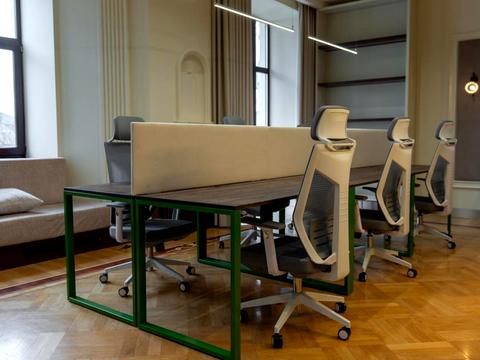 комерційна за адресою Антоновича вул. (Горького), 9