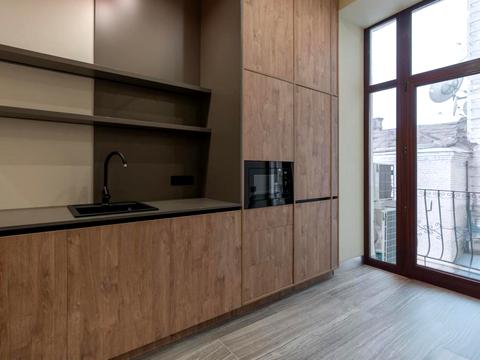 комерційна за адресою Антоновича вул. (Горького), 9