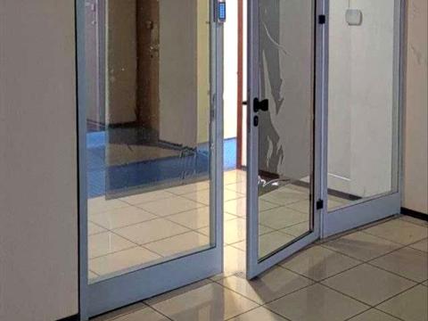 комерційна за адресою Старокозацька вул. (Комсомольська), 40