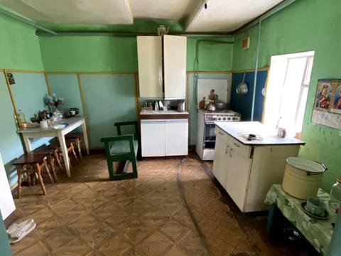 будинок за адресою смт. Рокитне, Зінича, 1