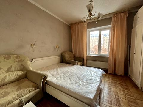 квартира за адресою Анни Ахматової вул., 6