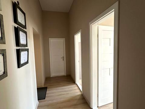 комерційна за адресою Ужгород, Корятовича пл., 13