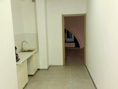 комерційна за адресою Степана Бандери вул. (Шмідта), 15