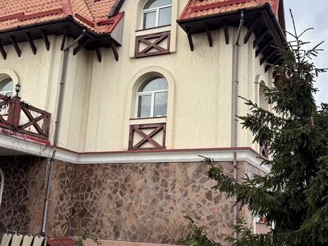 будинок за адресою Молодіжна, 1