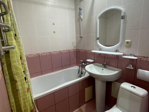 квартира за адресою Якова Новицького вул., 4