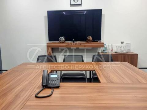 комерційна за адресою Київ, Болсуновська вул. (Сергія Струтинського), 4