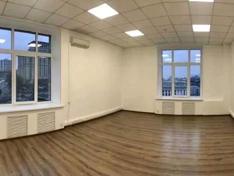 комерційна за адресою Хрещатик вул. (Kreschatic), 7/11