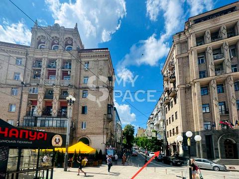 комерційна за адресою Мала Житомирська вул., 3/4