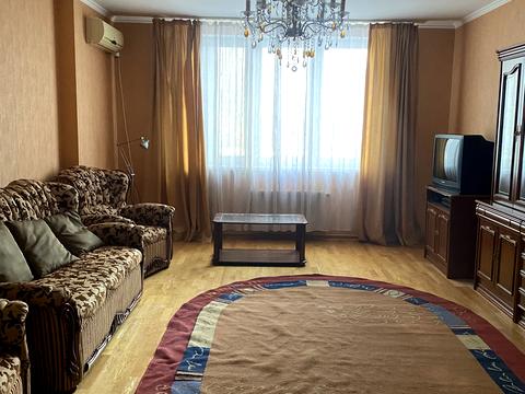 квартира за адресою Київ, Раїси Окіпної вул., 8