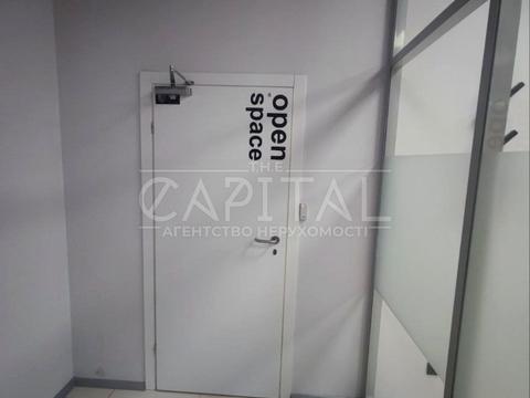 комерційна за адресою Київ, Борщагівська вул., 152-А