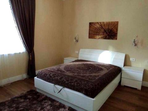 будинок за адресою Богдана Хмельницького вул.