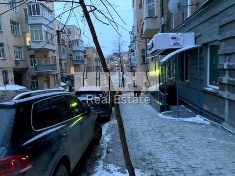 комерційна за адресою Костельна вул., 11