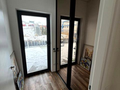 будинок за адресою с. Вишеньки, Набережна