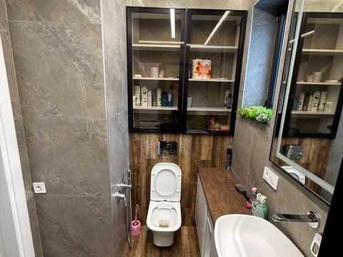 будинок за адресою с. Вишеньки, Набережна