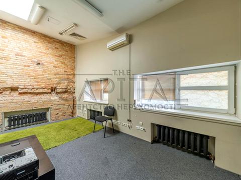 коммерческая по адресу Верхній Вал ул., 24