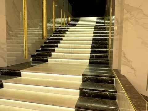 комерційна за адресою Глибочицька вул., 73