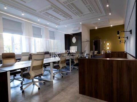 комерційна за адресою Київ, Богдана Хмельницького вул., 32