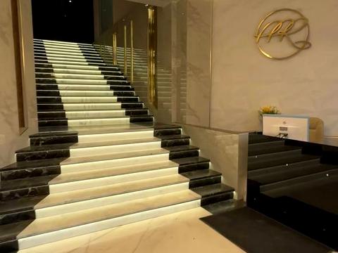 комерційна за адресою Глибочицька вул., 73