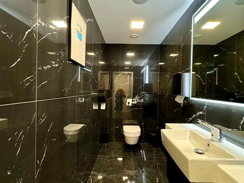 комерційна за адресою Спортивна пл., 3