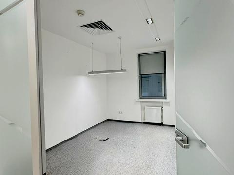 комерційна за адресою Спортивна пл., 3